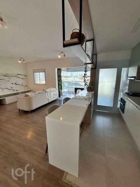 Image 2 - 890353