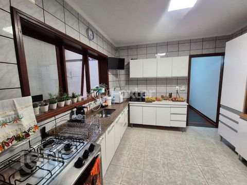 Image 5 - 890403