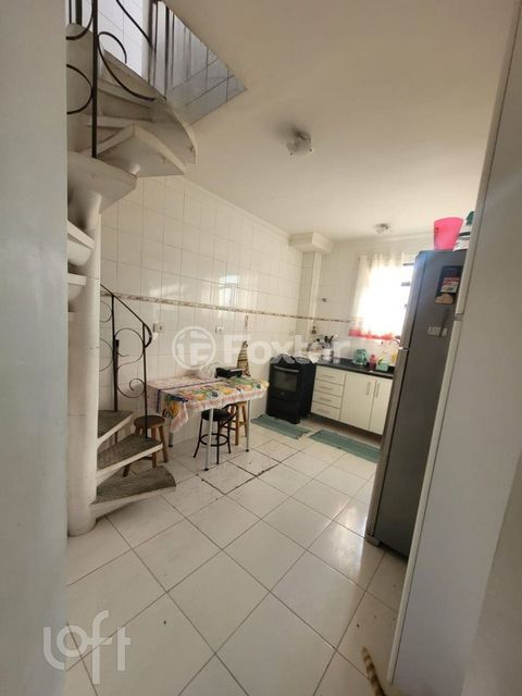 Image 4 - 890421