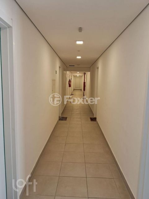 Image 8 - 890423