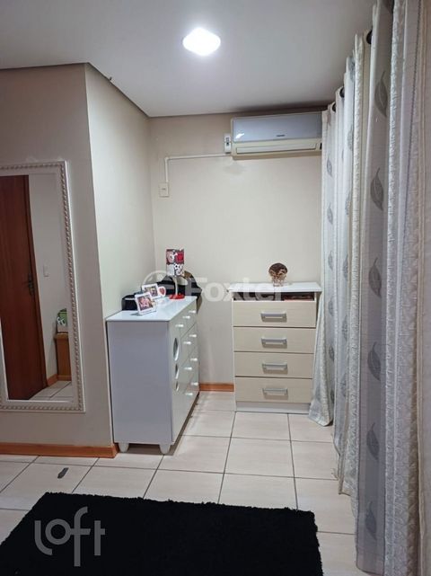 Image 8 - 890428