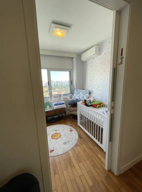 Image 10 - 890446
