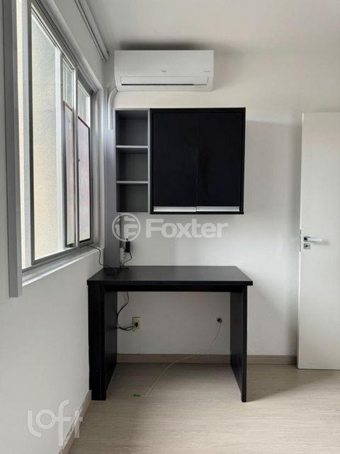 Image 9 - 890468