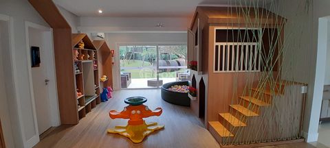 Image 4 - 890469