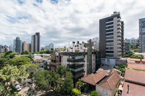 Image 17 - 890517
