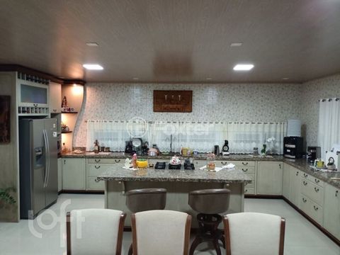 Image 12 - 890520