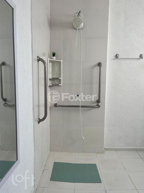 Image 8 - 890552
