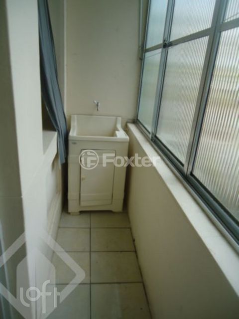 Image 6 - 890559