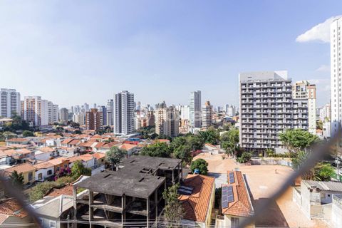 Image 12 - 890645