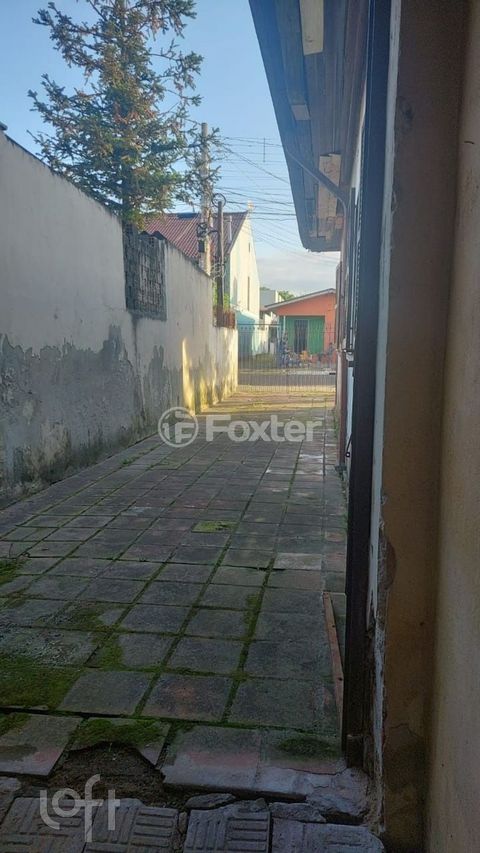 Image 8 - 890665