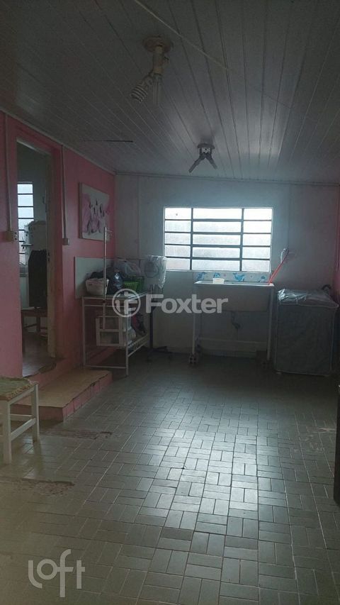 Image 7 - 890665