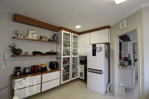 Image 11 - 890700