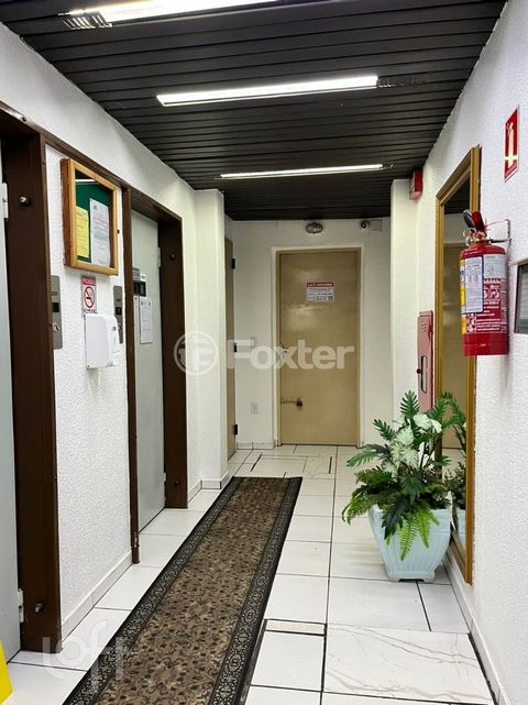 Image 1 - 890703