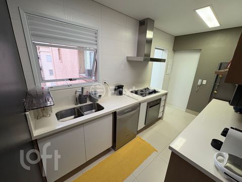 Image 7 - 890711
