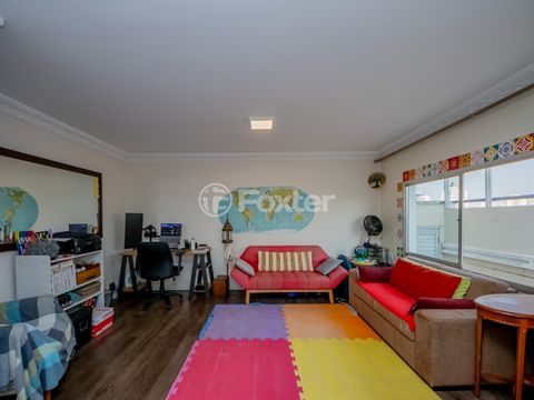 Image 8 - 890744