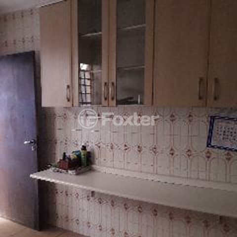 Image 9 - 890824