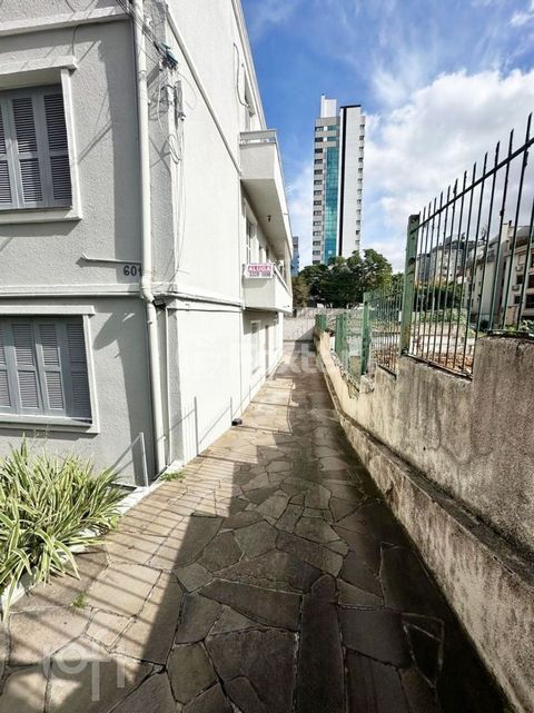 Image 17 - 890825
