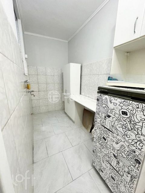 Image 9 - 890825
