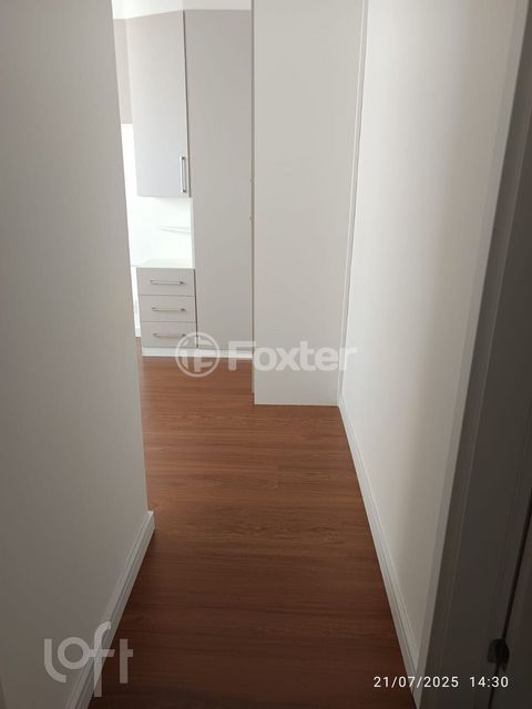 Image 5 - 890845