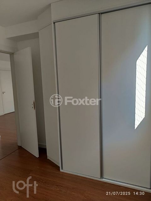 Image 6 - 890845
