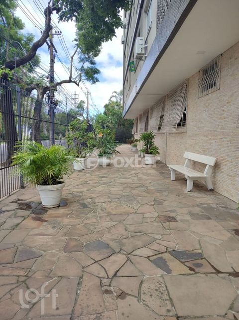 Image 1 - 890882