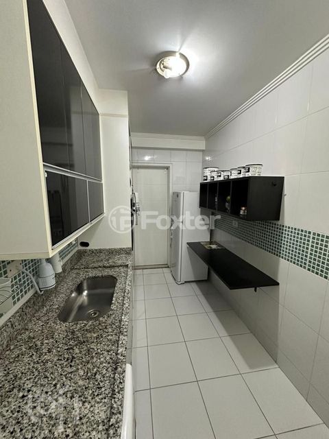 Image 6 - 890901