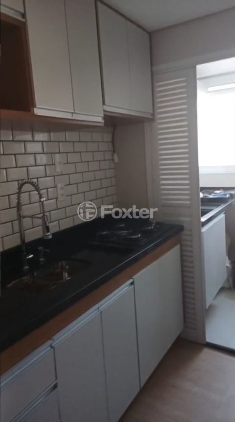 Image 7 - 890946