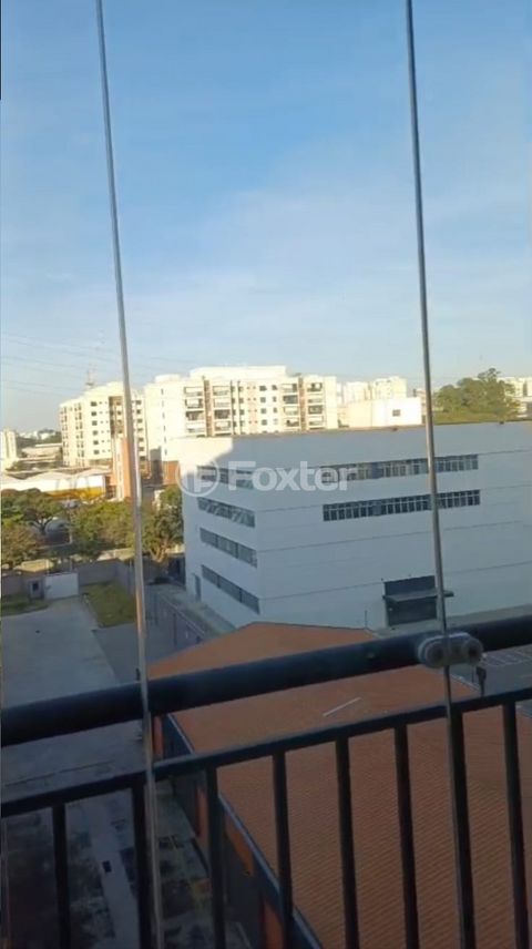 Image 6 - 890946