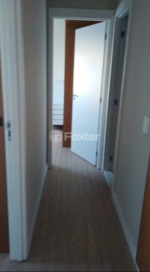 Image 8 - 890946