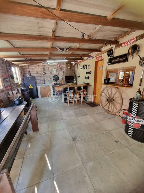 Image 10 - 890948