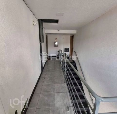 Image 5 - 890966