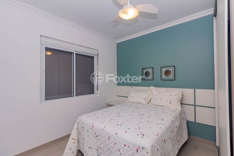 Image 19 - 891017