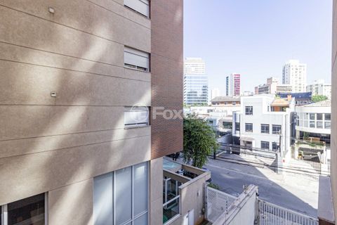 Image 11 - 891024