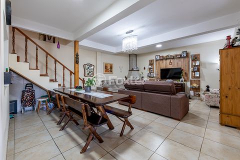Image 4 - 891077