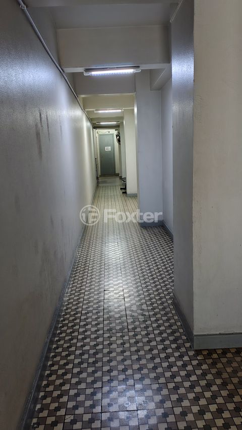 Image 2 - 891104