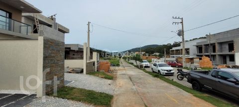 Image 19 - 891236
