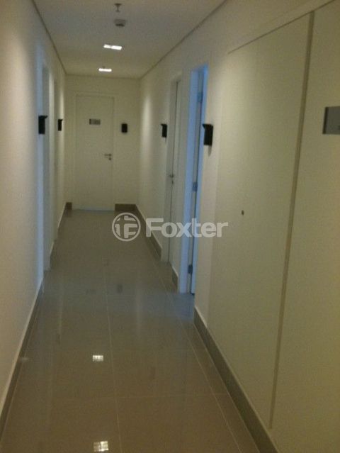 Image 10 - 891247