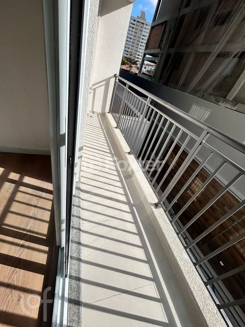 Image 1 - 891722