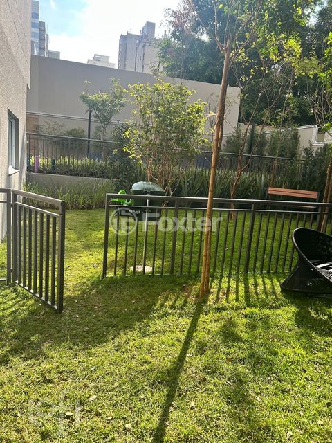 Image 8 - 891722