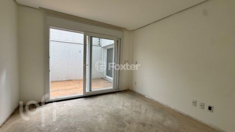 Image 19 - 891737