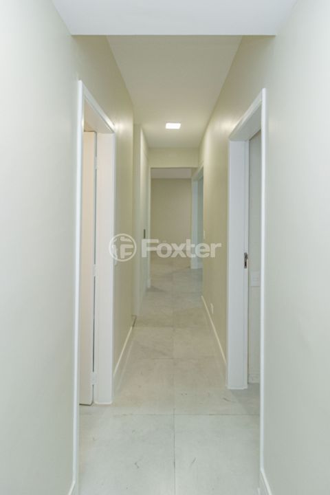 Image 10 - 891885
