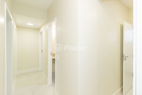 Image 11 - 891885