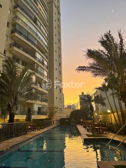 Image 8 - 891910