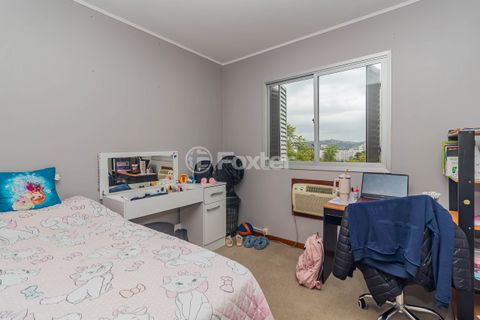 Image 8 - 891929