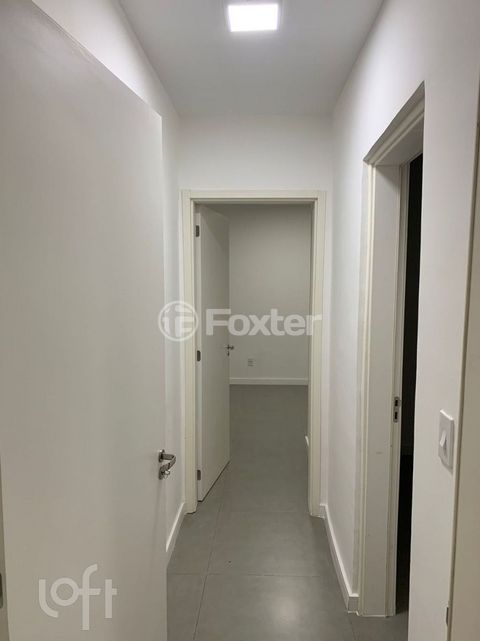 Image 6 - 891936