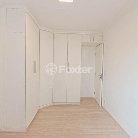 Image 3 - 891940