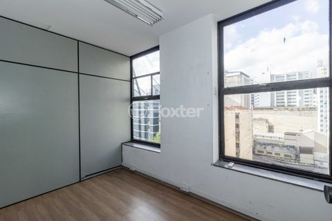 Image 9 - 891943