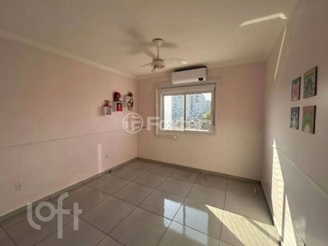 Image 7 - 892051
