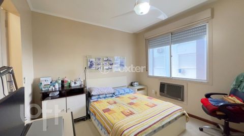 Image 17 - 892131