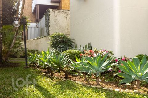Image 9 - 892215